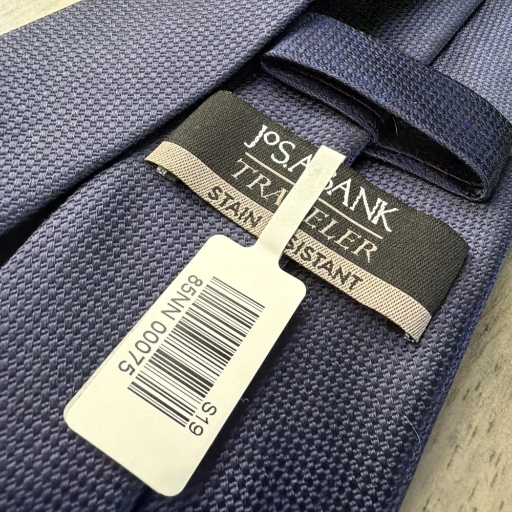 JOS. A. BANK Traveler‎ Collection Tie Micro Basket Weave Blue 100% Silk NWT